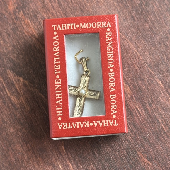 TAHITI Solid Gold Cross With Real Tahitian Pearl Pendant - Picture 6 of 8